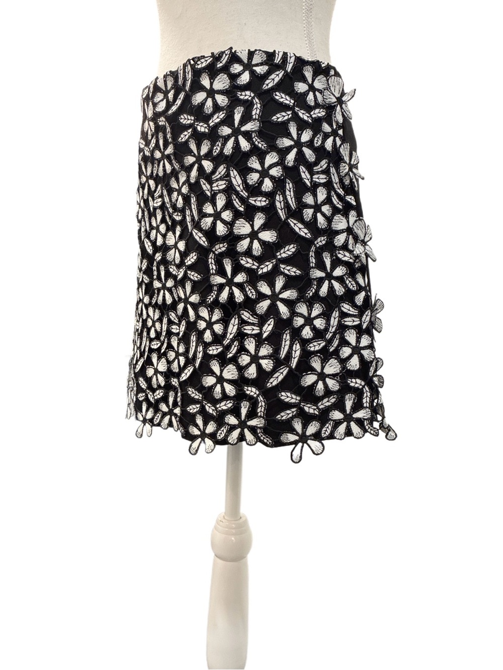 French Connection Black Mini Skirt with Daisy Floral Lace Overlay Size 6 - Picture 8 of 8